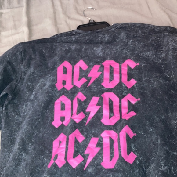 NWT AC/DC lightweight sweatshirt - Picture 3 of 3